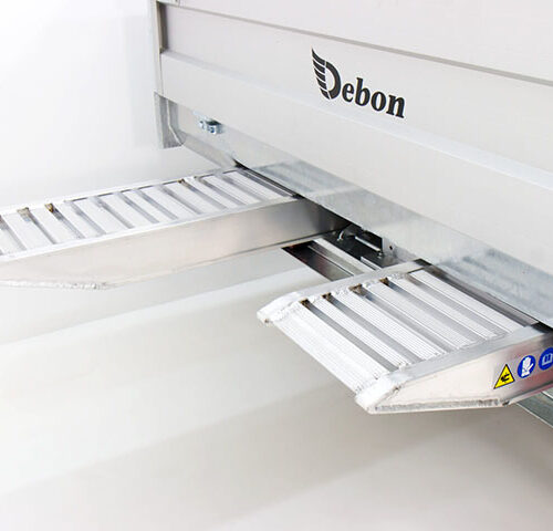 Debon Dreiseitenkipper DDK 180×306 2,6t|E-Pumpe|Rampen|Stützen