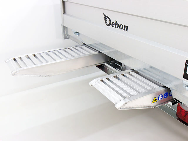 Debon Dreiseitenkipper DDK 180×306 2,6t|E-Pumpe|Rampen|Stützen