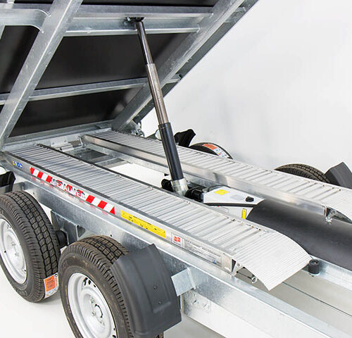 Debon Dreiseitenkipper DDK 180×306 2,6t|E-Pumpe|Rampen|Stützen