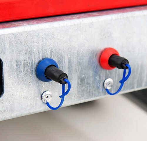 Debon Dreiseitenkipper DDK 180×306 2,6t|E-Pumpe|Rampen|Stützen