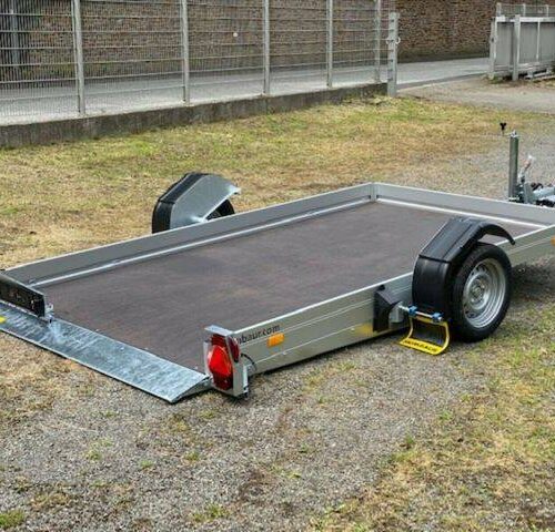 abgesenkter-anhaenger-humbaur Autotransporter Humbaur HKT 183117 S - absenkbarer Smartanhänger