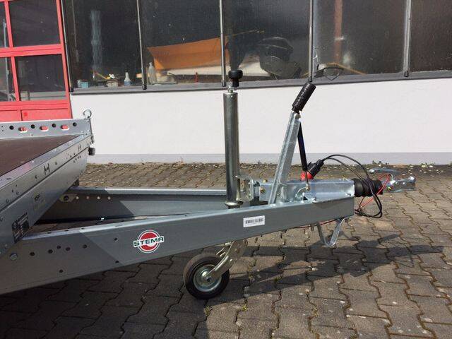 anhaengekupplung-von-stema Autotransporter Stema Carrier XL - Intelligenter Anhänger mit 100 km/h