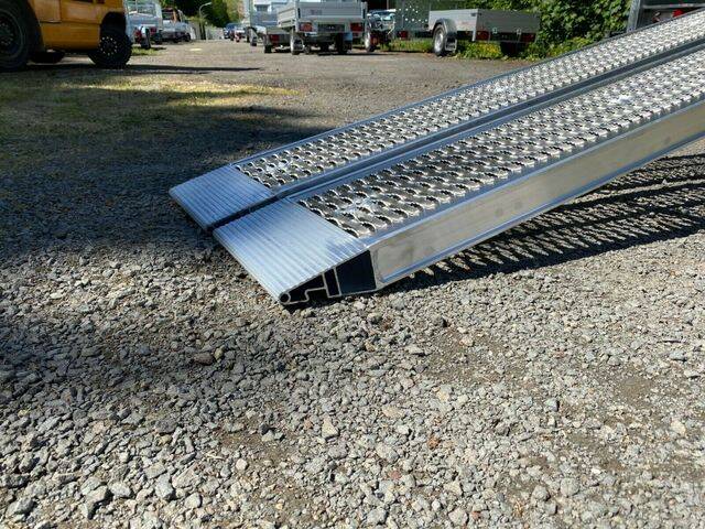 Autotransporter Saris TP 406 204 2700 kg - Multitransporter