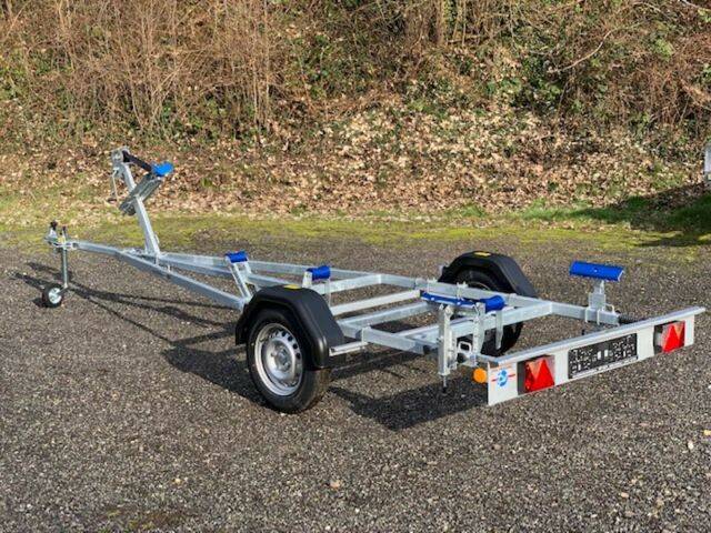 ba-750kg-mit-gurtwinde Bootstrailer TPV BA 750kg mit Gurtwinde - eine Marke von Böckmann