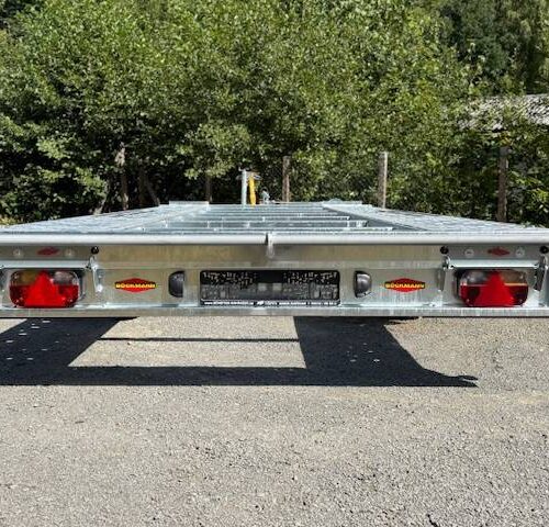 boeckmann-ah-4321-rampenschacht Autotransporter Böckmann AH 4321/35 - hydraulisch kippbar mit Seilwinde