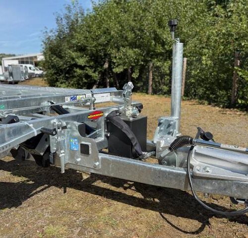 boeckmann-autotransporter-handpumpe Autotransporter Böckmann AH 4321/30 - hydraulisch kippbar mit Seilwinde