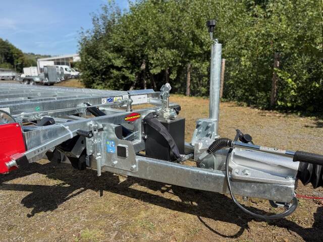 boeckmann-autotransporter-handpumpe Autotransporter Böckmann AH 4321/30 - hydraulisch kippbar mit Seilwinde