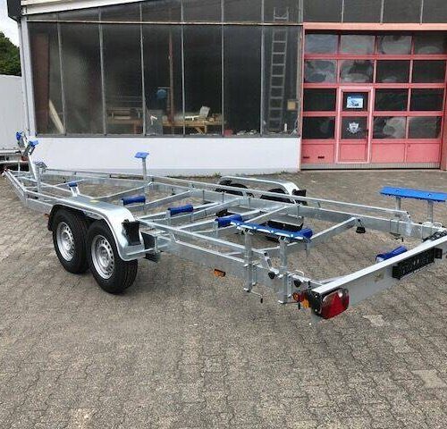 Bootstrailer TPV BA 3500kg mit Seilwinde und verstärktem Rahmen