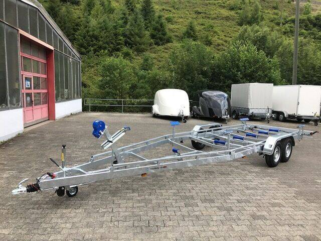 Bootstrailer TPV BA 3500kg mit Seilwinde und verstärktem Rahmen