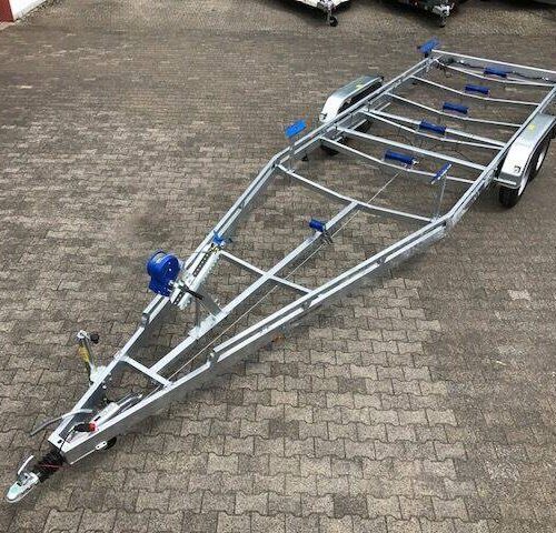 Bootstrailer TPV BA 3500kg mit Seilwinde und verstärktem Rahmen