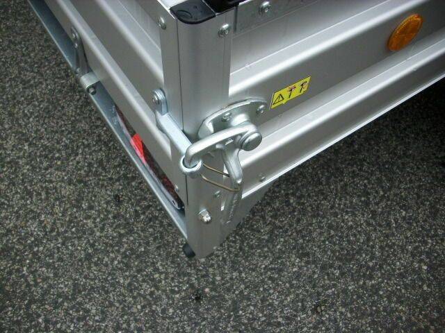 Kastenanhänger Böckmann TL-AL 2513/135 mit H-Gestell und Seitenreeling