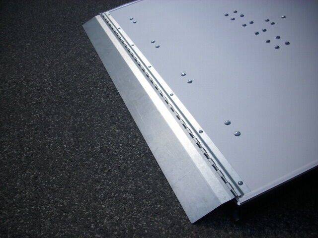 Kofferanhänger Böckmann KT 4018/27 M mit Heckrampe 4,00 x 1,85 x 1,82 m