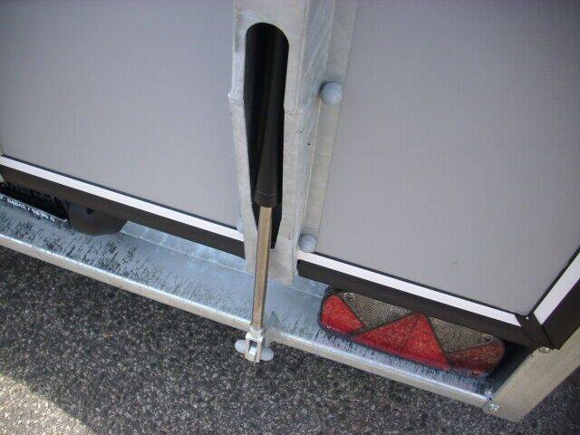 Kofferanhänger Böckmann KT 4018/27 M mit Heckrampe 4,00 x 1,85 x 1,82 m