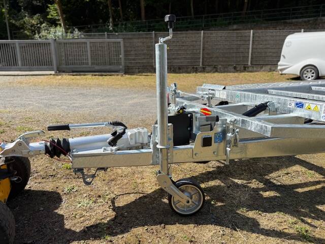 boeckmann-stuetzrad Autotransporter Böckmann AH 4321/35 - hydraulisch kippbar mit Seilwinde