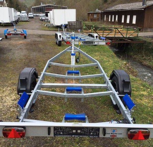 Bootstrailer TPV BA 1300kg mit Seilwinde - eine Marke von Böckmann