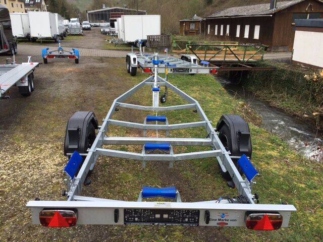 Bootstrailer TPV BA 1300kg mit Seilwinde - eine Marke von Böckmann