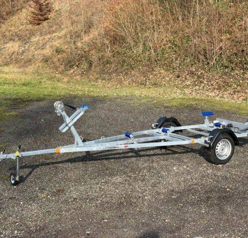 bootstrailer-750kg-boeckmann Bootstrailer TPV BA 750kg mit Gurtwinde - eine Marke von Böckmann