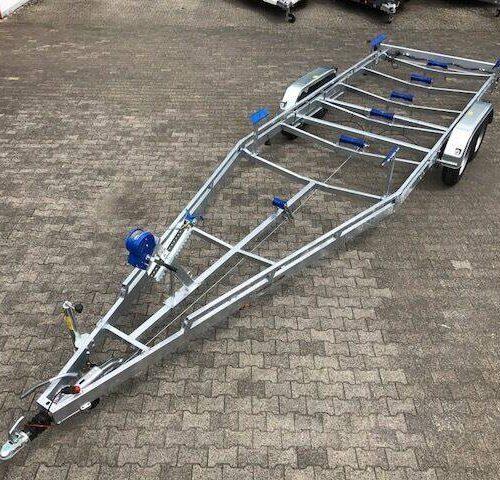 Bootstrailer TPV BA 3500kg mit Seilwinde und verstärktem Rahmen
