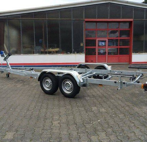 Bootstrailer TPV BA 2700kg mit Seilwinde - eine Marke von Böckmann