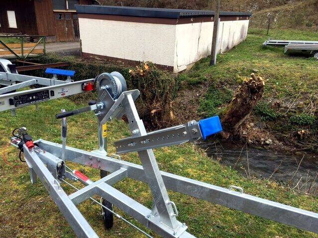 Bootstrailer TPV BA 1300kg mit Seilwinde - eine Marke von Böckmann