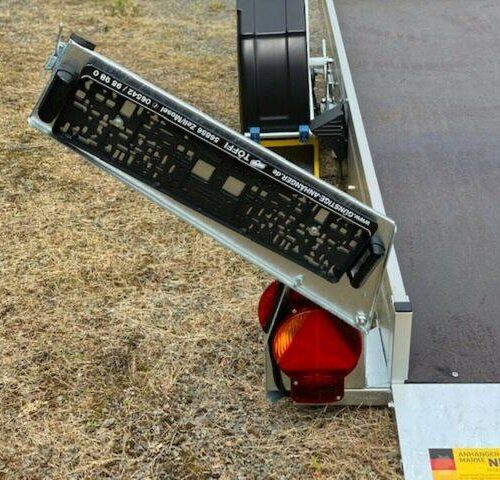 einklappbares-nummernschild Absenkanhänger Humbaur HKT 183117 S - absenkbarer PKW Anhänger