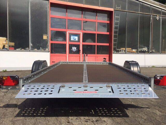 flacher-absenkanhaenger-stema Absenkanhänger Stema WOM STS O2 15-30-17.1 mit 100km/h!