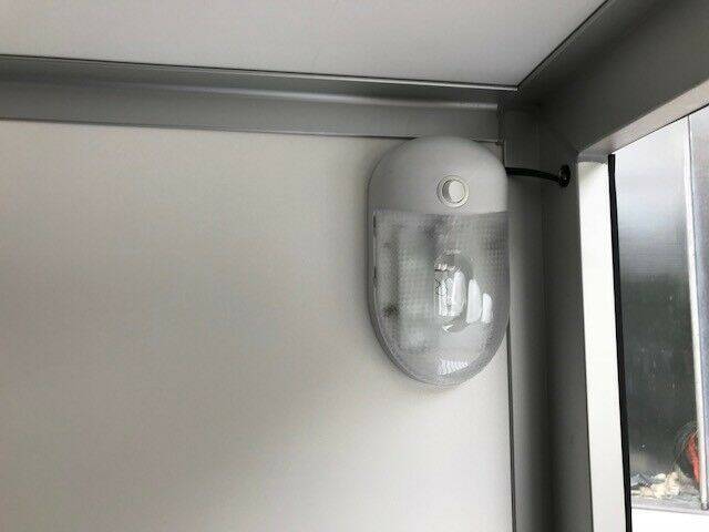 Kofferanhänger Humbaur HK 203015-18P Kofferanhänger mit Heckrampe!