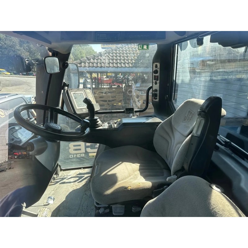 jcb-fastrac-8310 (1) JCB FASTRAC 8310