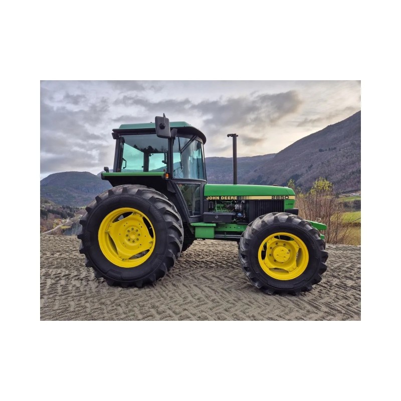 John Deere 2850