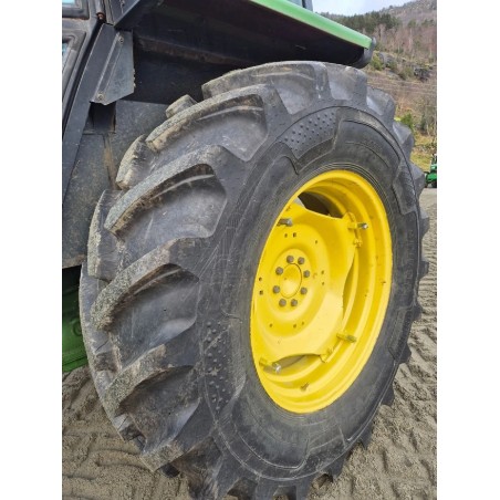 John Deere 2850