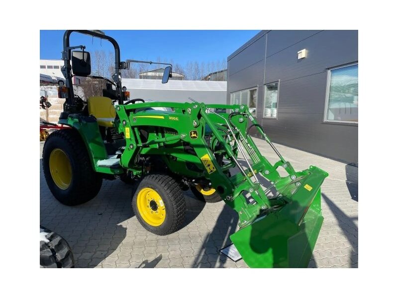John Deere 3025E