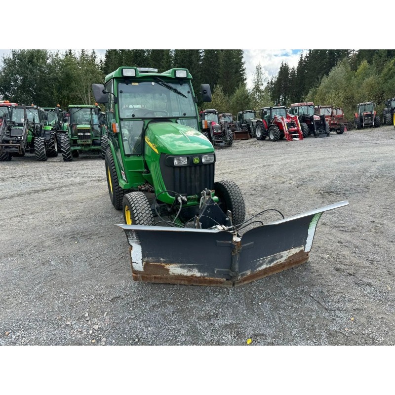 John Deere 3120