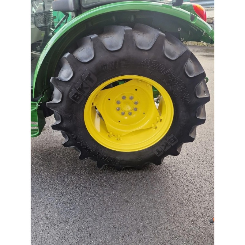 John Deere 5075E