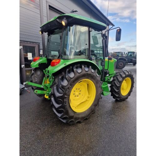 John Deere 5075E