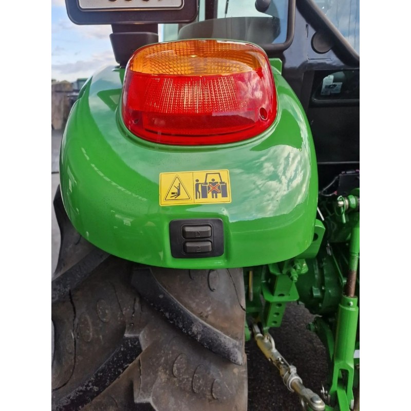 John Deere 5075E