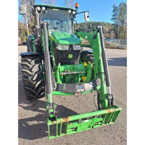 John Deere 5115M