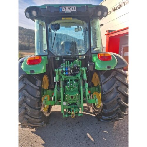 John Deere 5115M