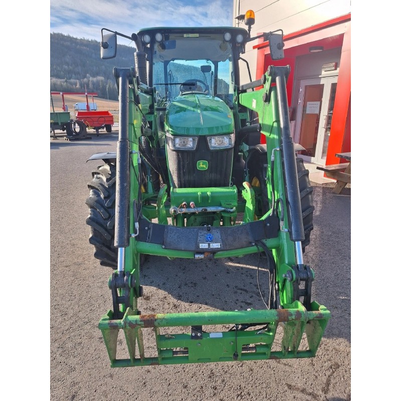 John Deere 5115M