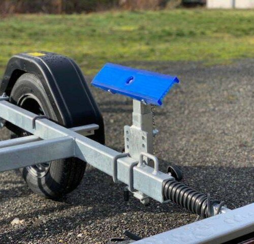 kurbelstuetzen-mit-langauflagen Bootstrailer TPV BA 750kg mit Gurtwinde - eine Marke von Böckmann