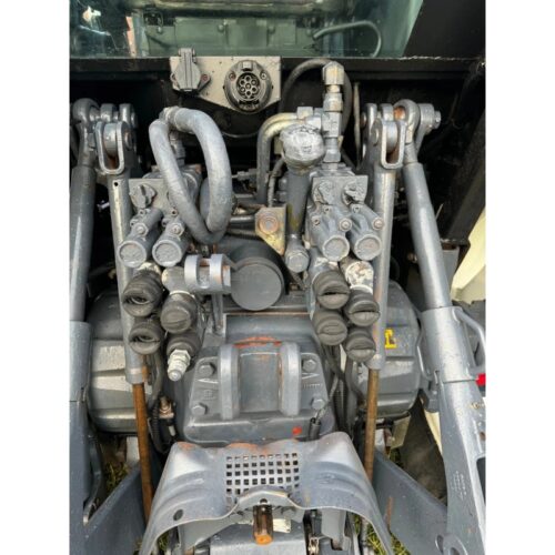 New Holland TS100 mit Trima 4.1P. Front-/hydraulischer Nebenantrieb.