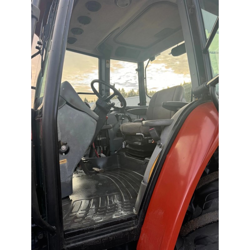 New Holland TS100 mit Trima 4.1P. Front-/hydraulischer Nebenantrieb.