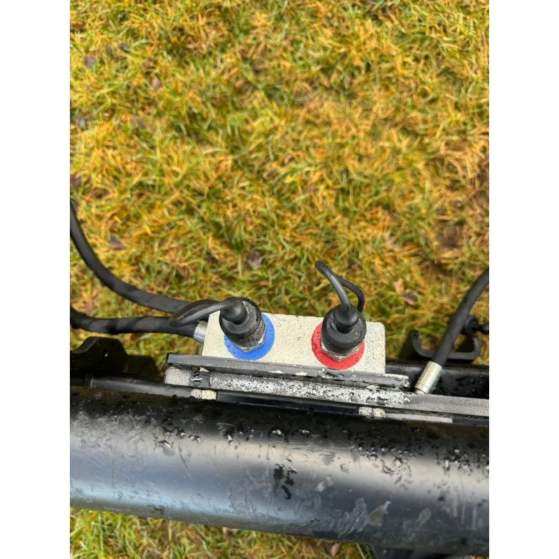 New Holland TS100 mit Trima 4.1P. Front-/hydraulischer Nebenantrieb.