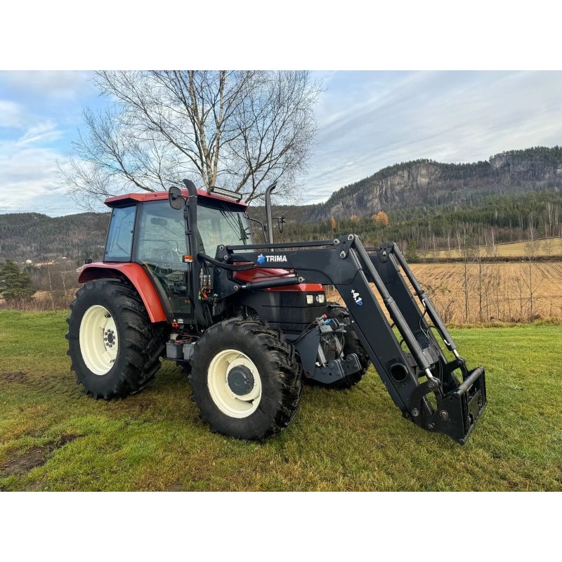 New Holland TS100 mit Trima 4.1P. Front-/hydraulischer Nebenantrieb.