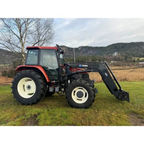 New Holland TS100 mit Trima 4.1P. Front-/hydraulischer Nebenantrieb.
