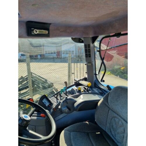 New Holland TS130A