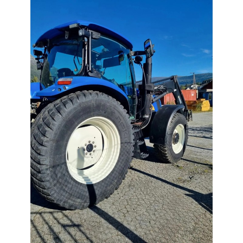 New Holland TS130A