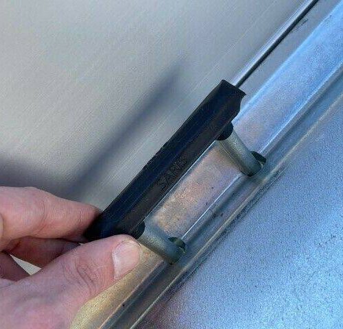 Kipper Saris K1 306 170 2700 E - Elektrisch mit Schienenschächten