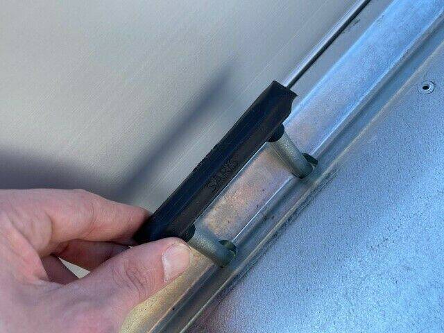 Kipper Saris K1 306 170 2700 E - Elektrisch mit Schienenschächten