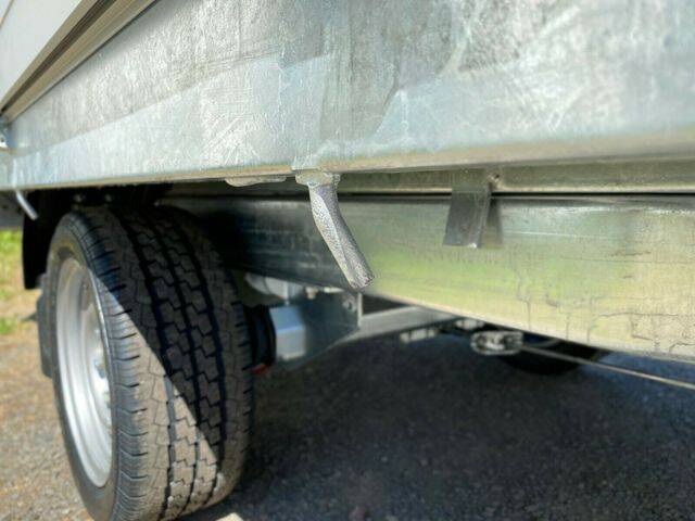 Kipper Saris K1 256 150 1500 Heckkipper mit Handpumpe