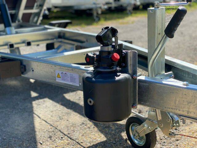 Kipper Saris K1 276 150 1500 - Heckkipper mit Handpumpe